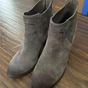 UGG Boots Size 8 Woman’s